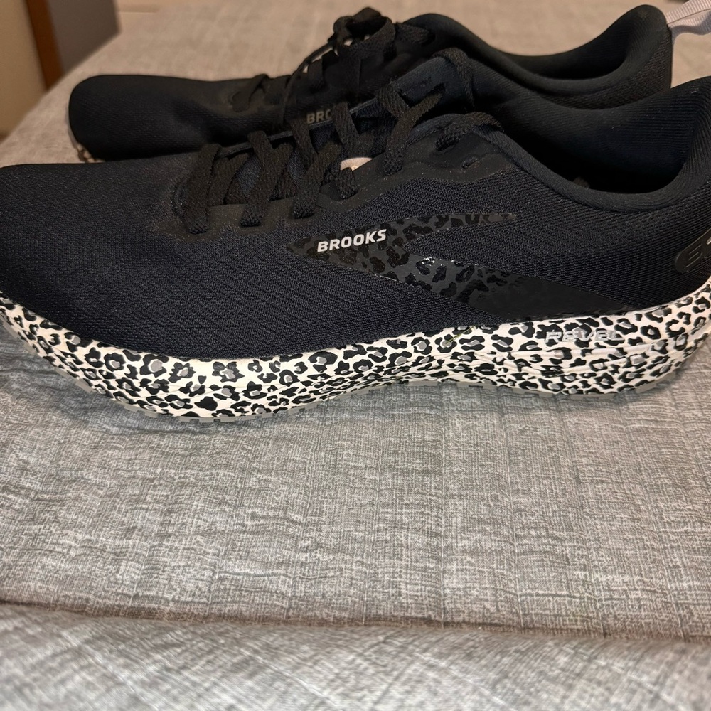 Women’s Brooks Revel 6, size 11.5 medium